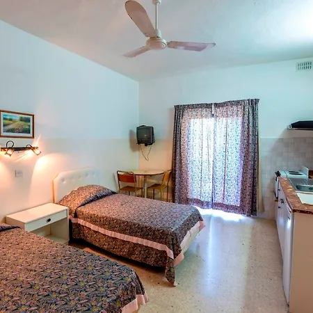 Huli & Aparthotel Qawra