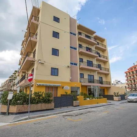 Huli & Aparthotel Qawra