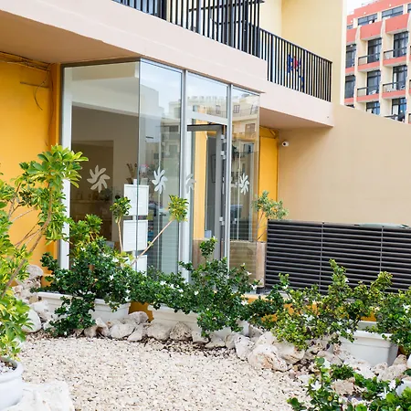 Aparthotel Huli & 2*