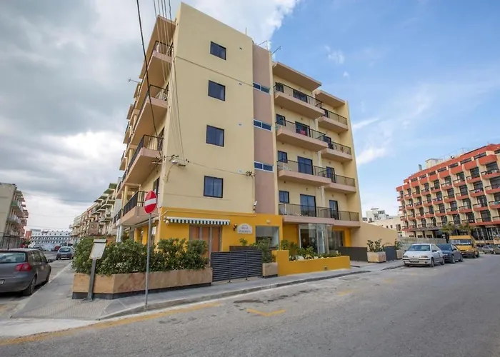 Huli & Hotel de apartamente Qawra